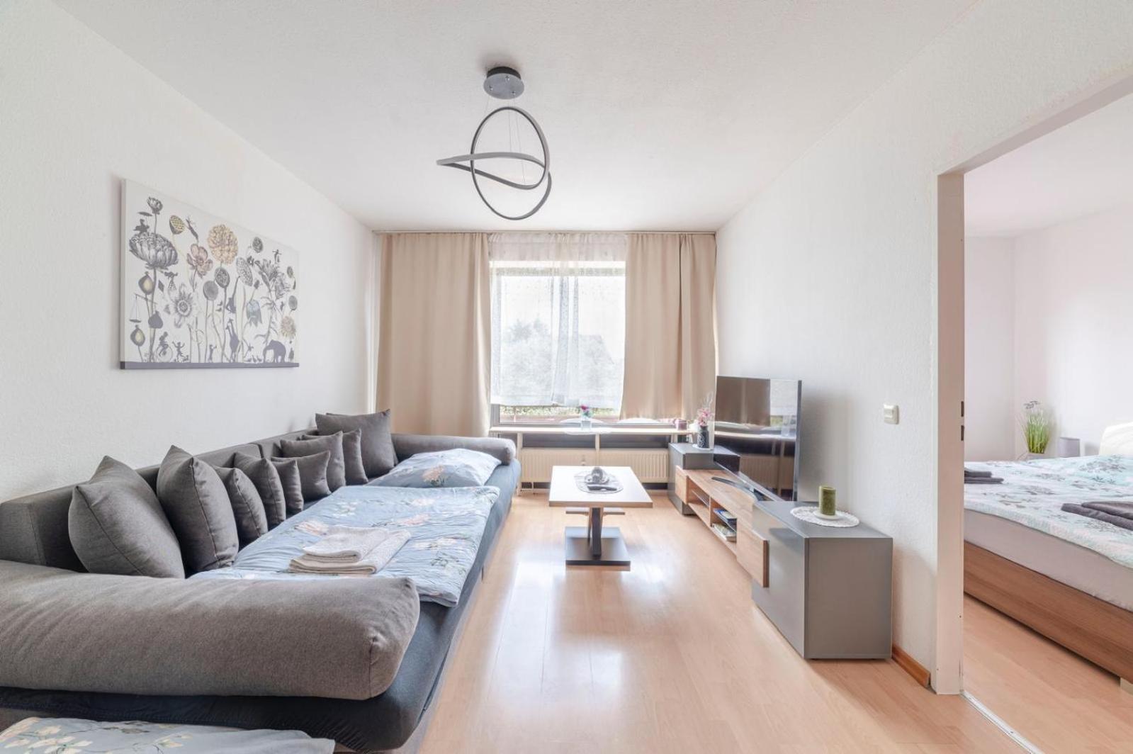 Apartment Schöne, Möblierte 2 Mit Balkon Und Tiefgarage Düsseldorf