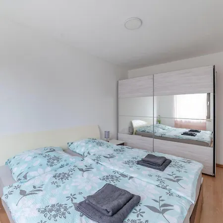 Schoene, Moeblierte Wohnung Mit Balkon Und Tiefgarage Düsseldorf Extérieur photo