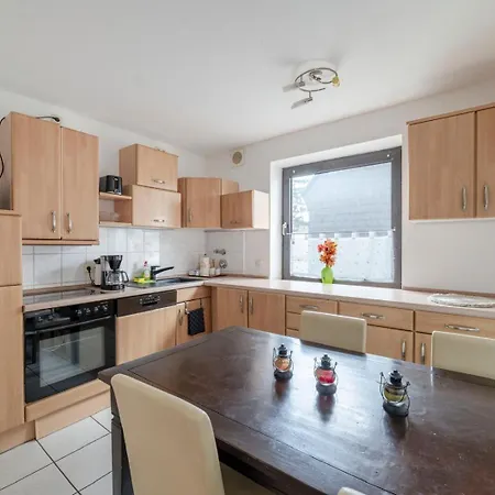Schoene, Moeblierte Wohnung Mit Balkon Und Tiefgarage Düsseldorf Extérieur photo