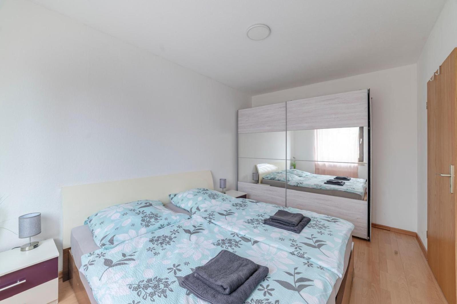 Appartement Schoene, Moeblierte Mit Balkon Und Tiefgarage Düsseldorf