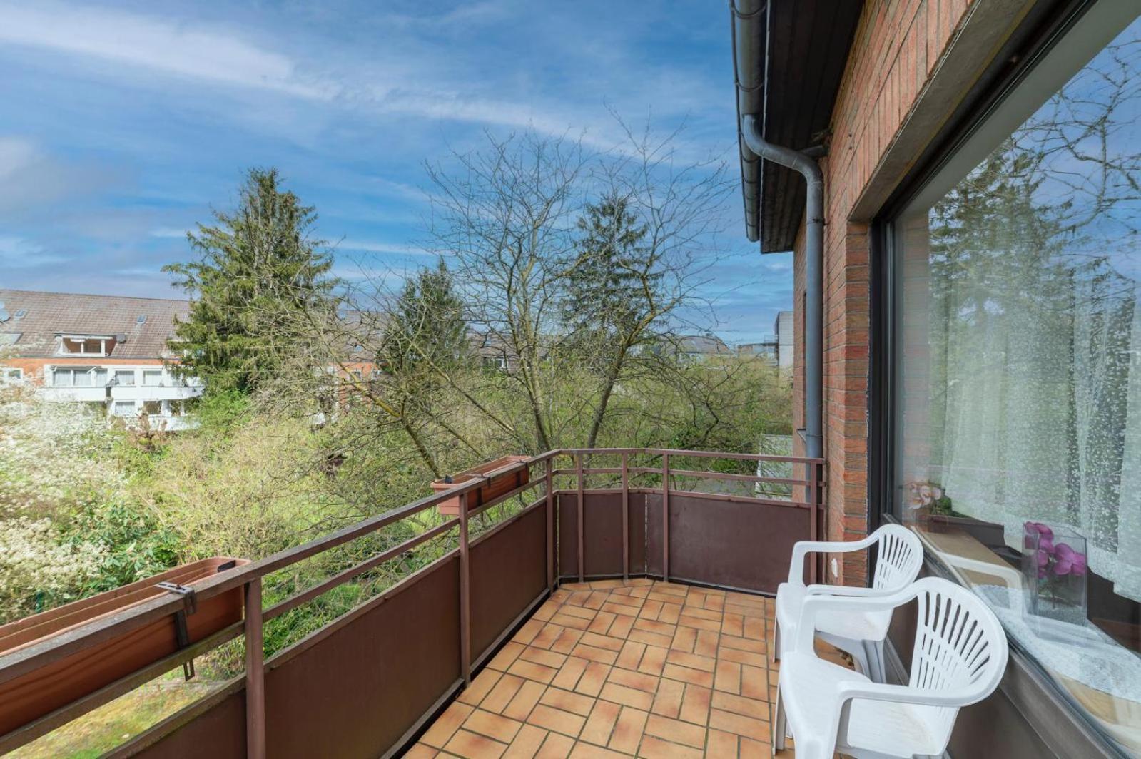 Appartement Schoene, Moeblierte Mit Balkon Und Tiefgarage Düsseldorf